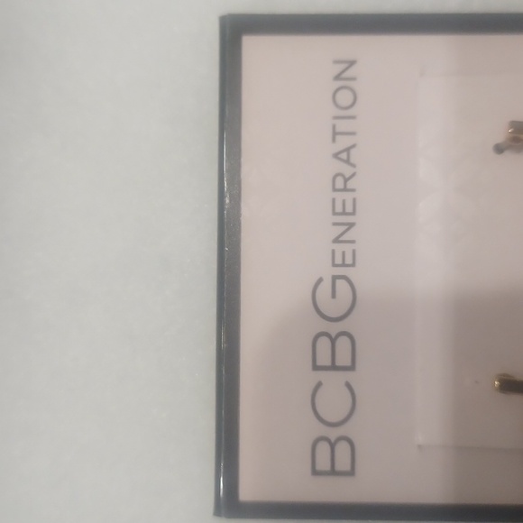 Drop sculptured earrings - Picture 2 of 3